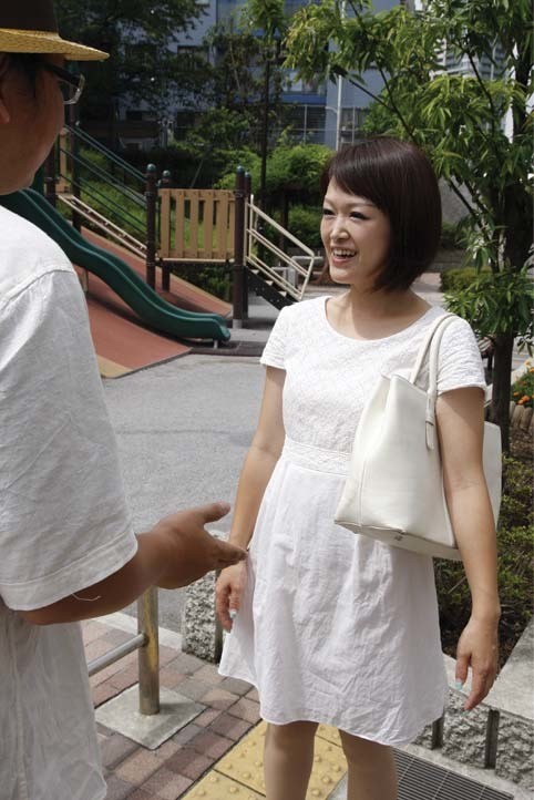 素人おばさんナンパ 4「私みたいなおばさんとしたいの?」媚薬マッサージを施されセックスしてしまうセレブ妻たち15人!4時間! 画像9