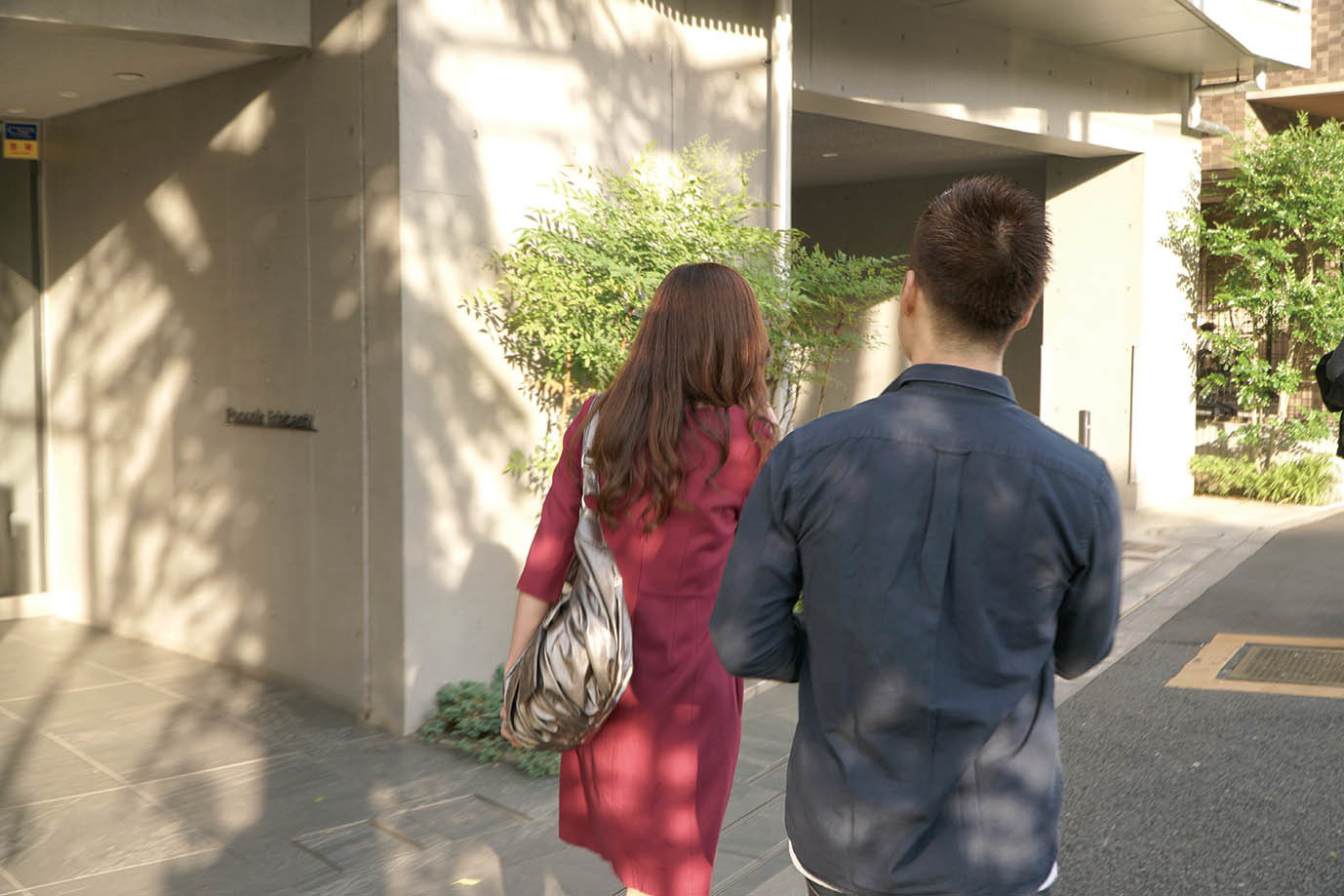 自分より年下のイケメン男にナンパされたおばさんは強引な誘いに「少しだけなら付き合ってあげる」なんていいながらも内心嬉しく少しどころかキスをされたら欲望スイッチが入ってしまい・・・ 画像6
