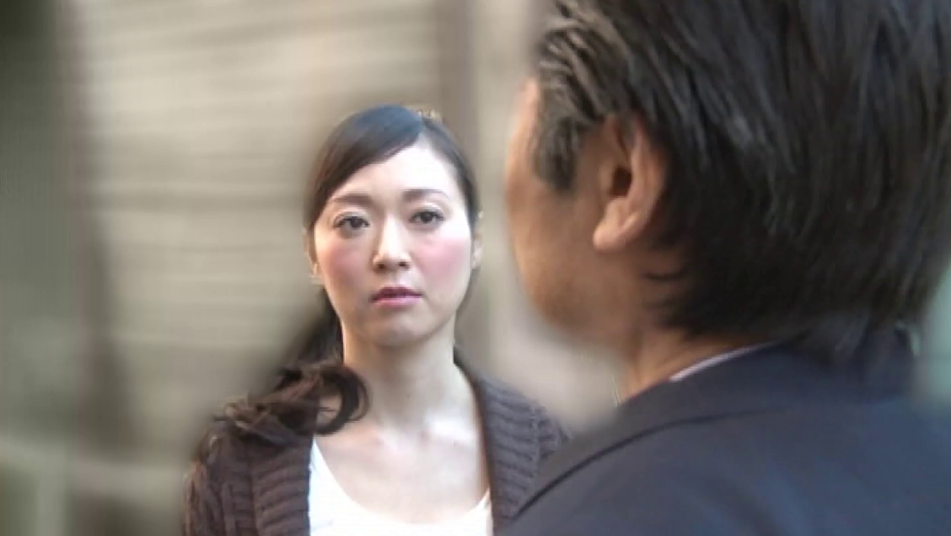 デカチン男との濃厚密着不倫セックスに乱れまくる人妻たち・・・ 画像7