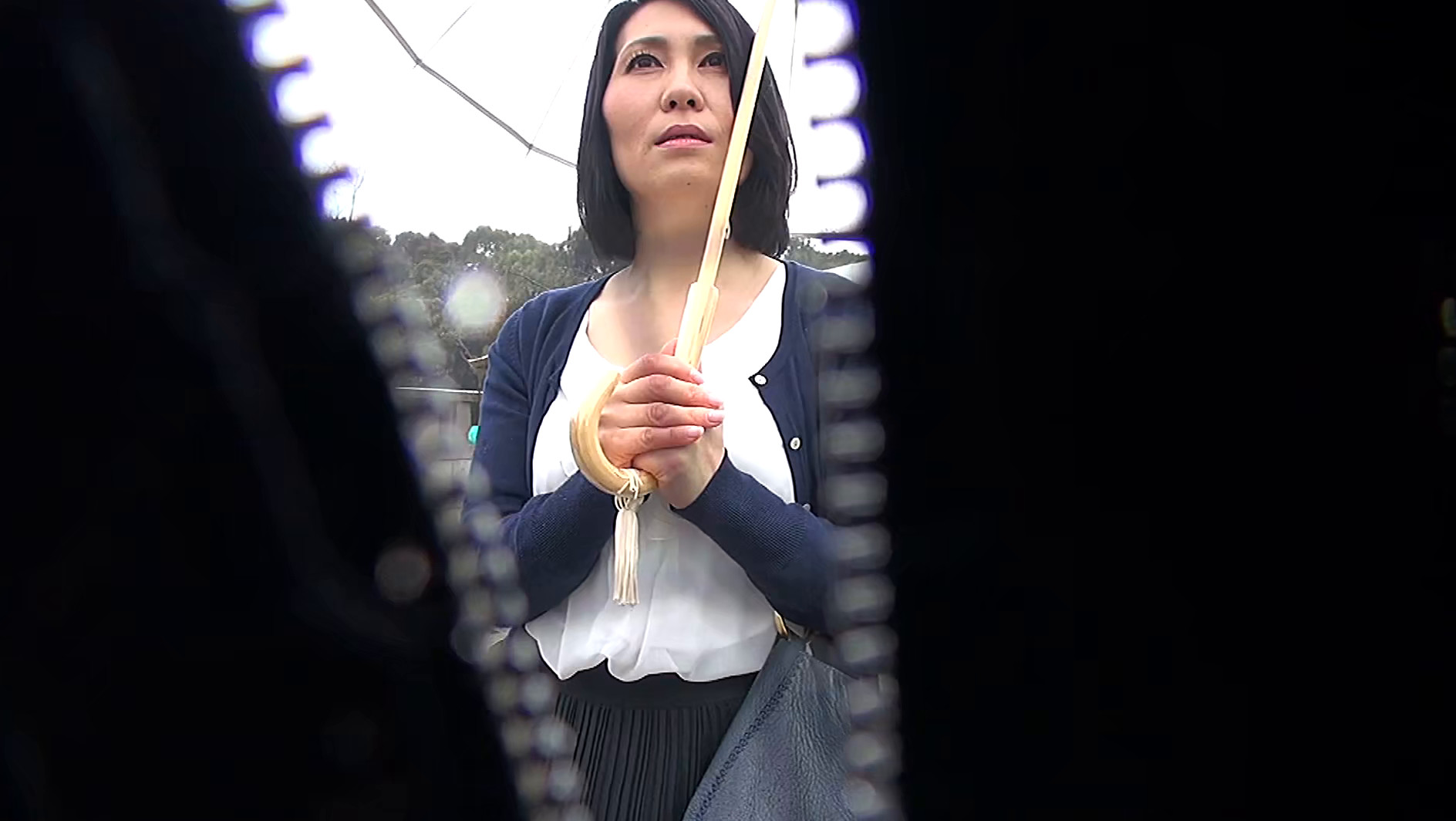 【四十路】素人ナンパ浮気妻 セクシーな顔つき 画像1