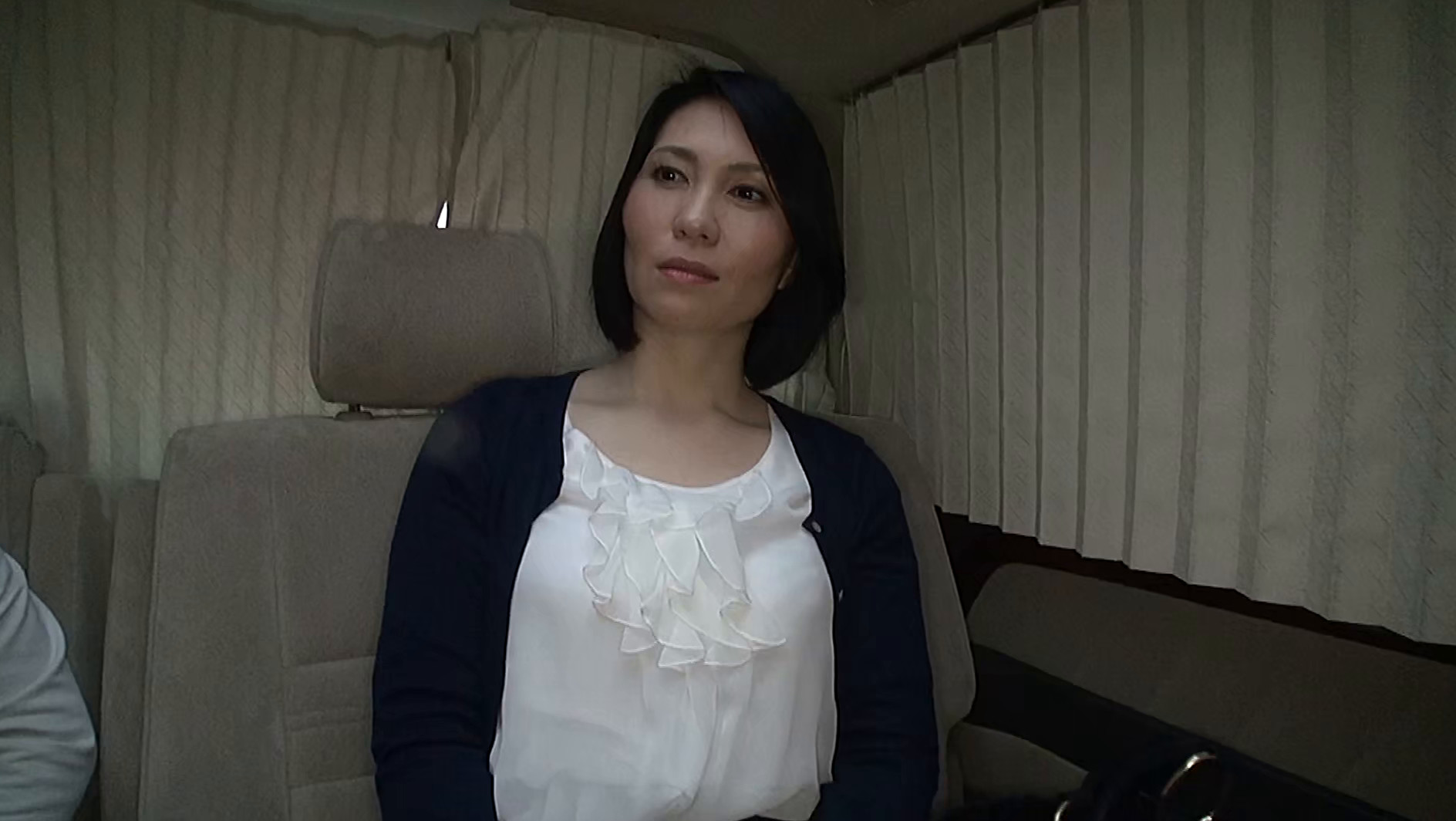 【四十路】素人ナンパ浮気妻 セクシーな顔つき 画像2