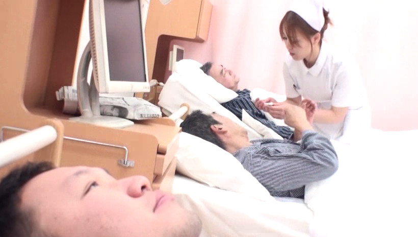若くて可愛い看護師達が多い病院に入院したらジイさんばかりで勃起チ○ポは俺一人 画像4