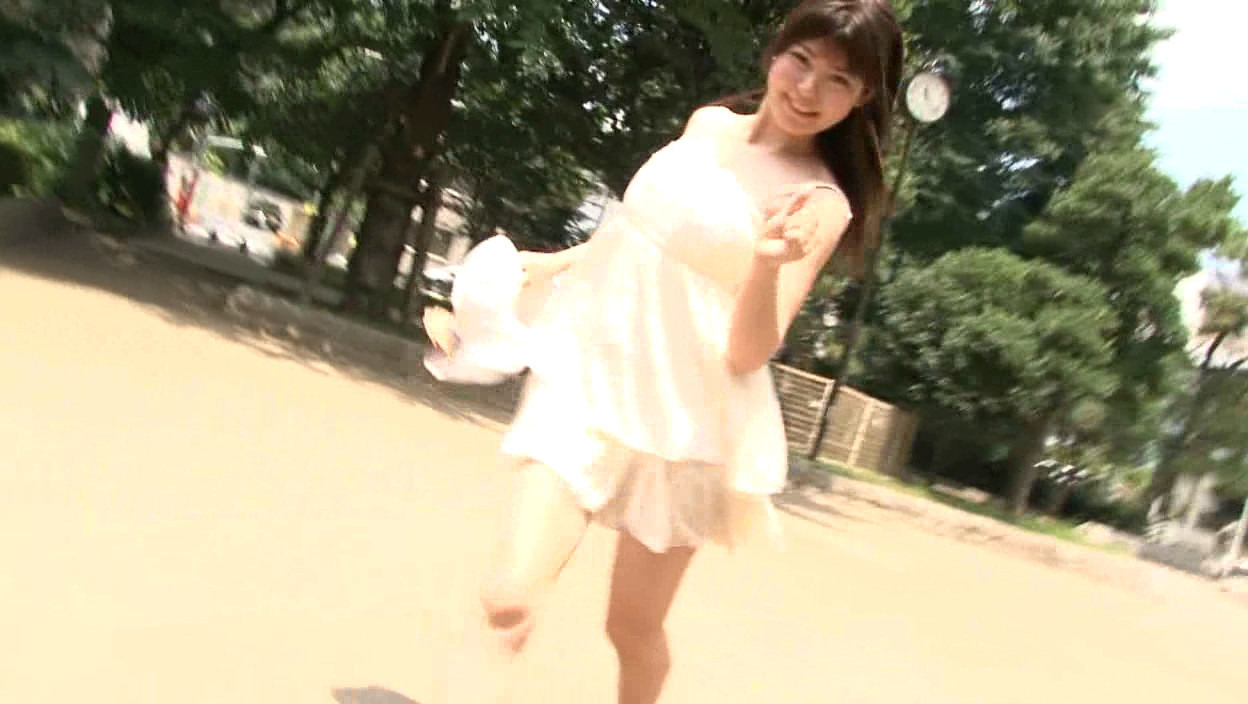 イケナイとは思いながらも抑えきれない肉欲を満たしてしまう義父とパイパン娘 白鳥あすか 画像1