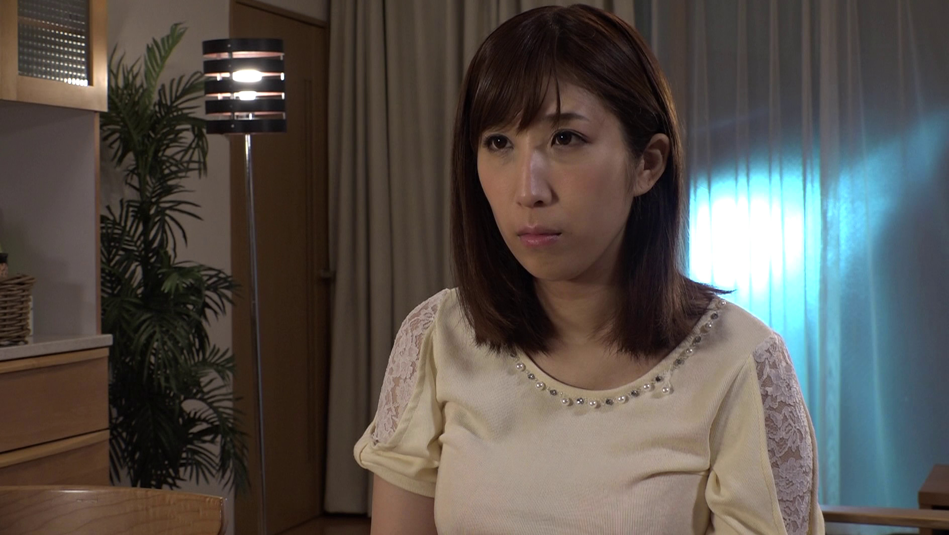不倫同棲~7日間中出しセックスを続けた人妻 彩奈リナ 画像1