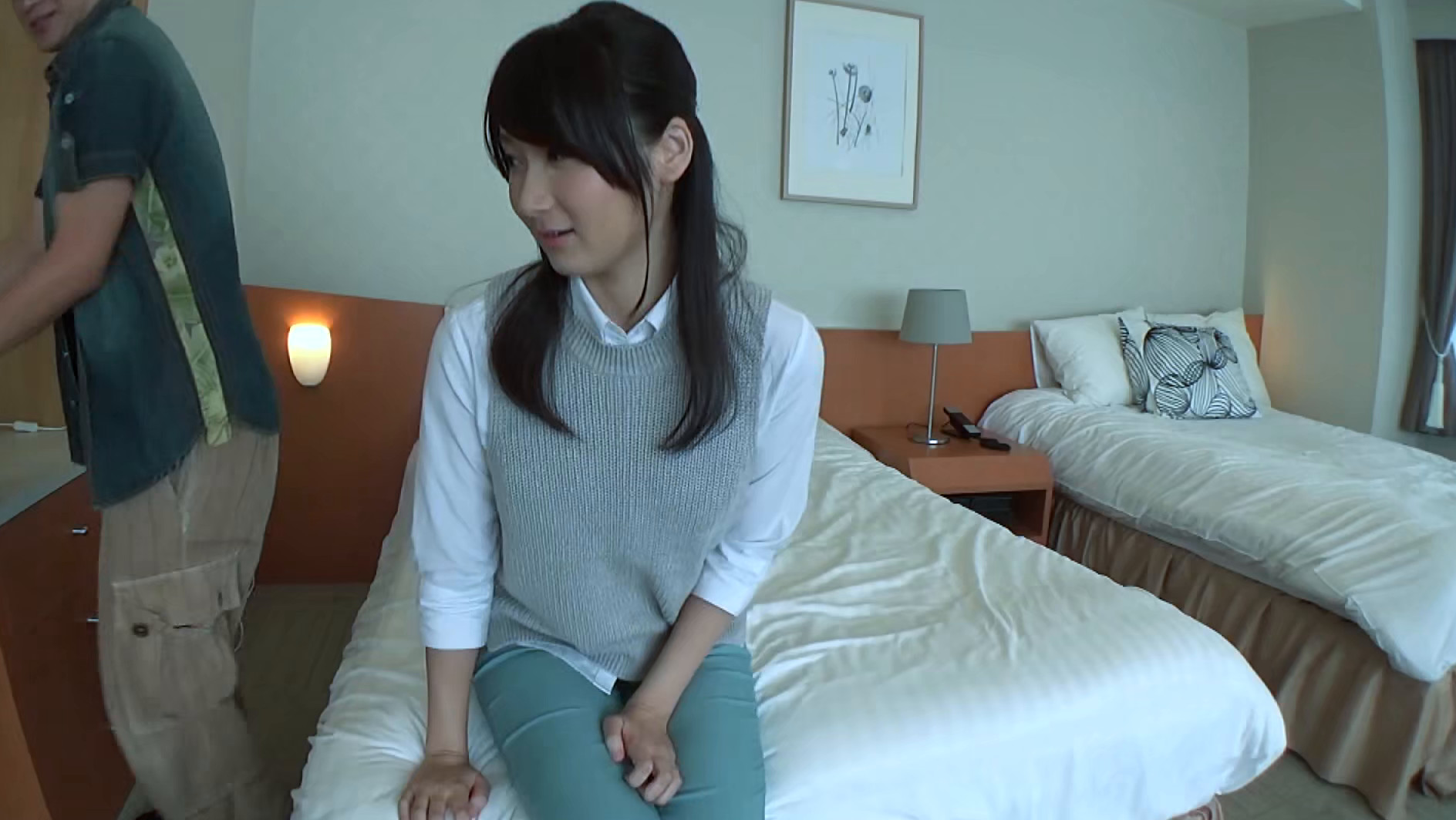 ハメて撮るかこっそり撮るか 葵 2 画像1