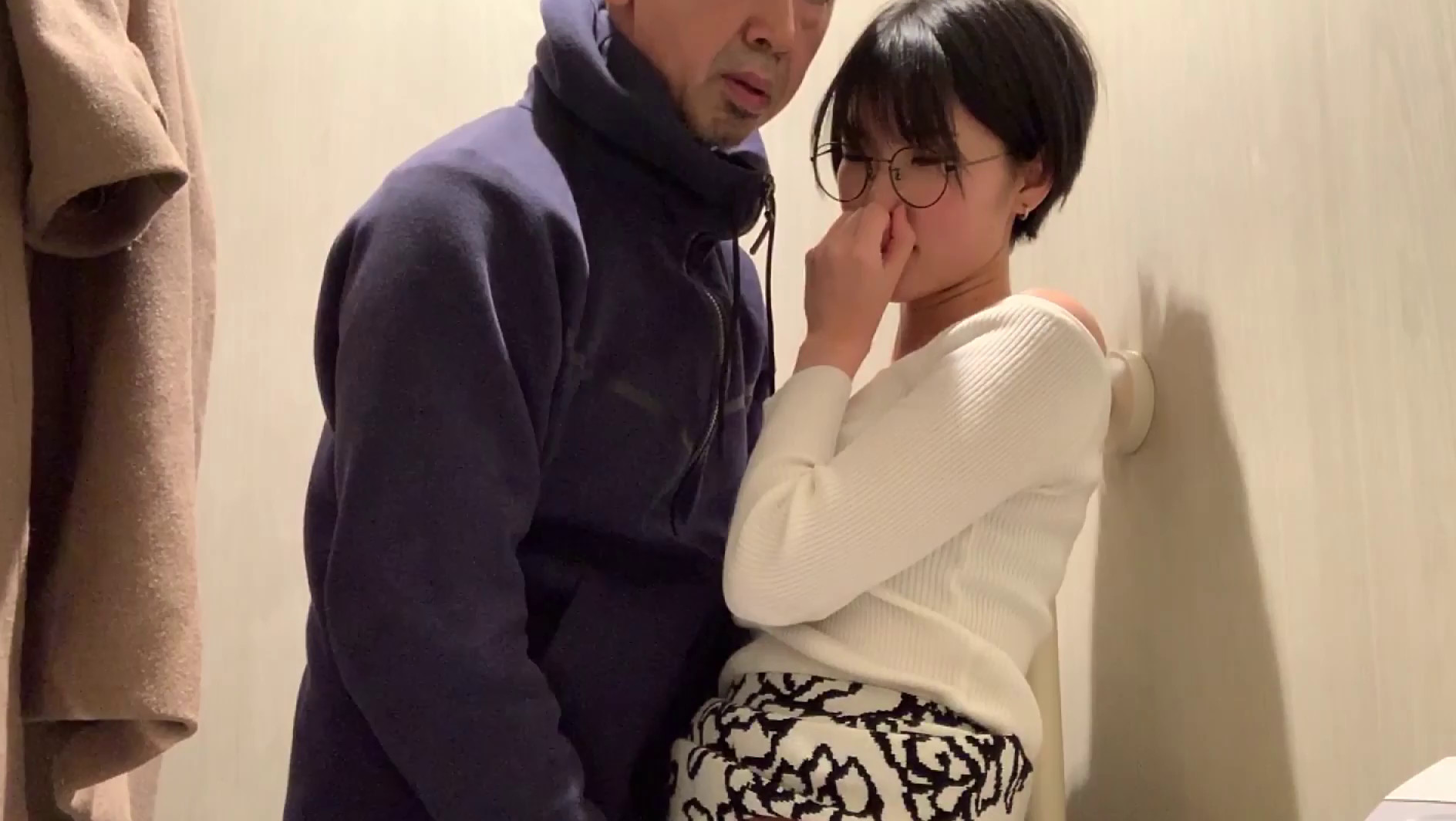 【エロ動画】恥ずかしいカラダ ショートカット セックスアイドル 東条蒼 イメージ10