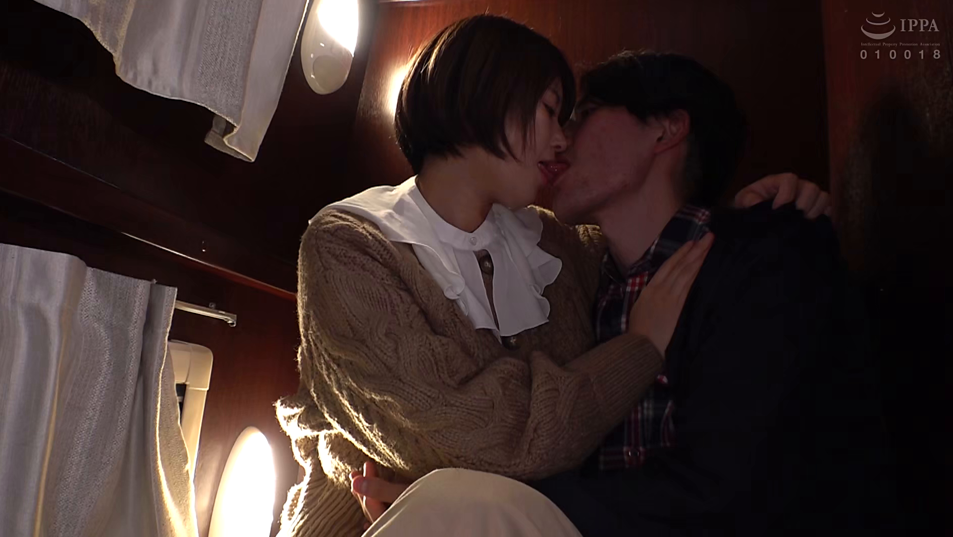 親友の彼女とキャンピングカー駆け落ちした週末、僕の人生で一番濃厚で充実した中出しSEXに蕩け堕ちた。 深田結梨 画像5