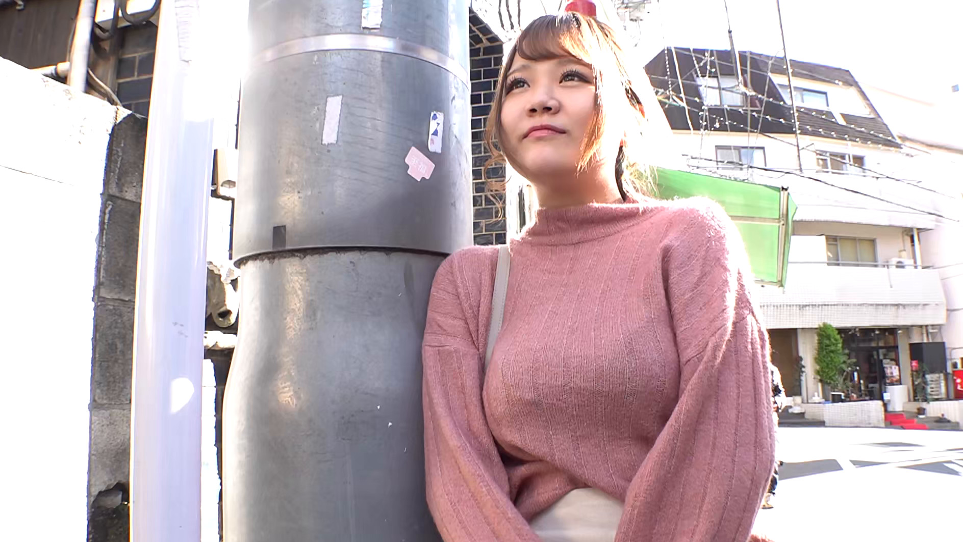 月曜から人妻ナンパ どう見ても人妻さん丸出しなのに結婚してる事を隠しがちの奥さんは日頃からワンチャンSEXを待っている!! 画像9