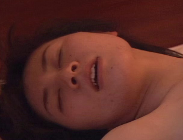 素人大開脚 (本)スペシャル 発情若妻3Pバトル 画像15