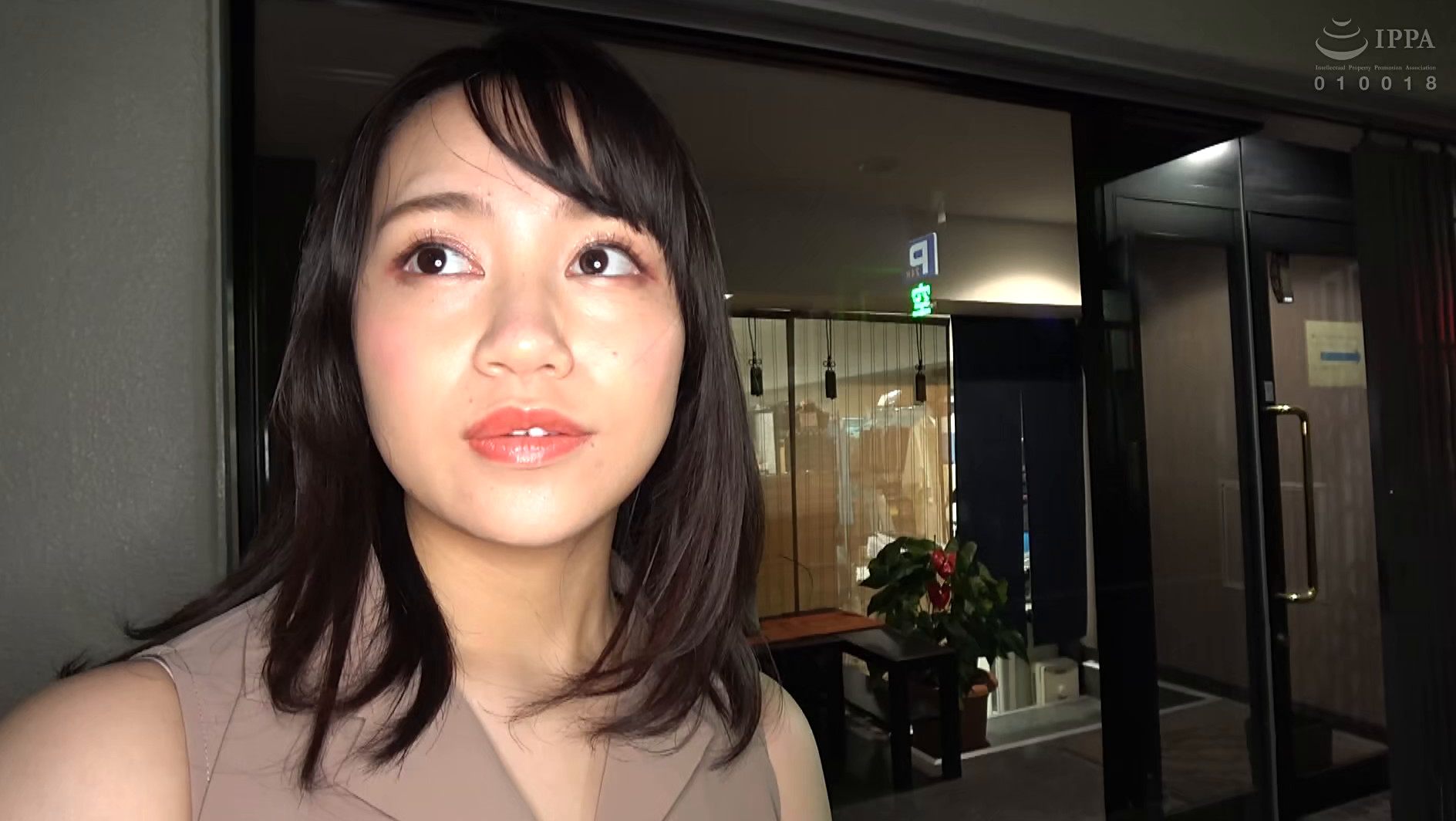 人妻ナンパ即ズボ不倫中出し