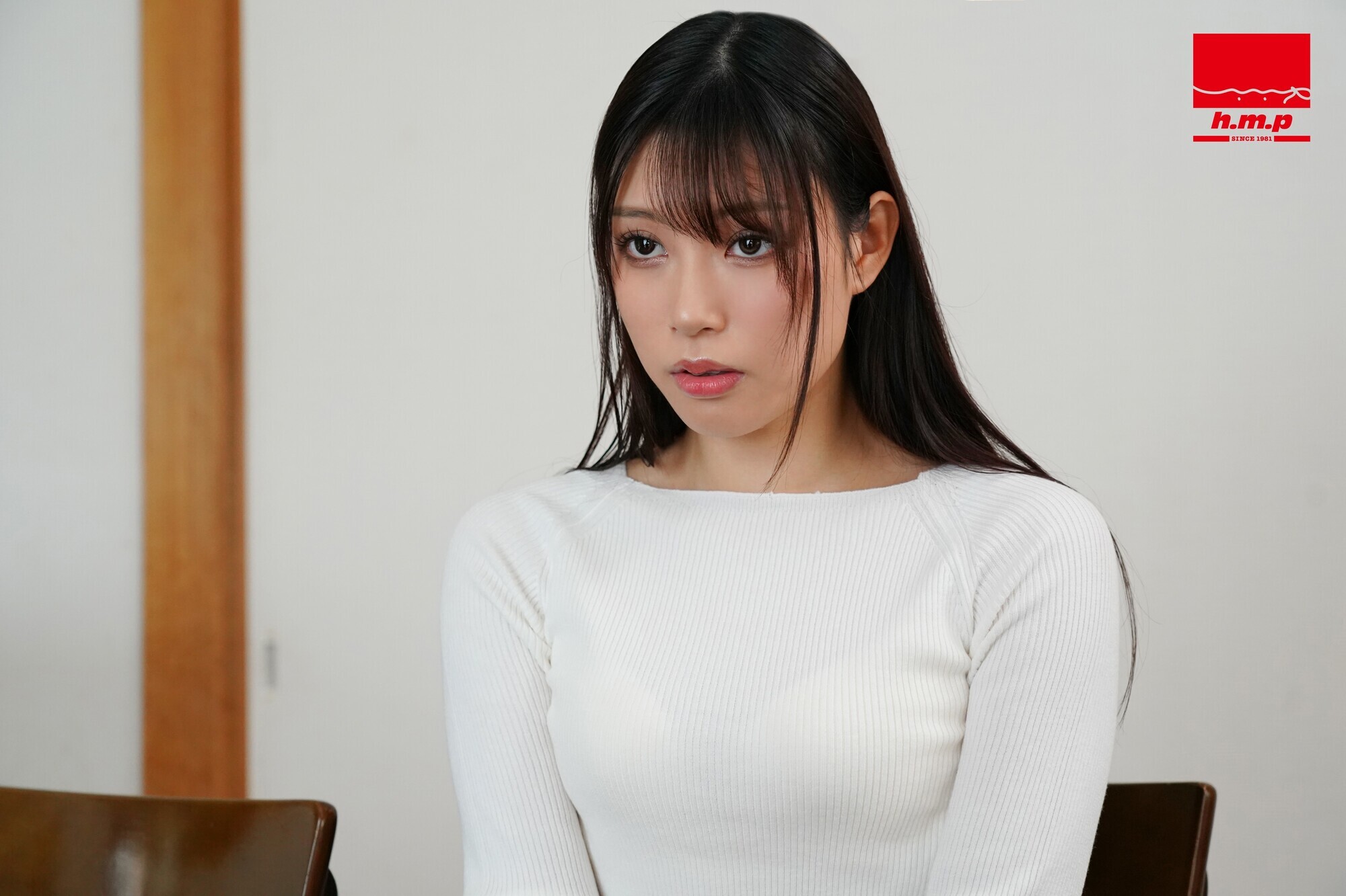 隣のお姉さんの無自覚なTバック尻コキ誘惑に撃沈して夢中でデカ尻バックピストン中出しSEX!次の日から尻穴まで見せつける杭打ち騎乗で何度も精子を搾り抜かれた。 宮城りえ 画像2