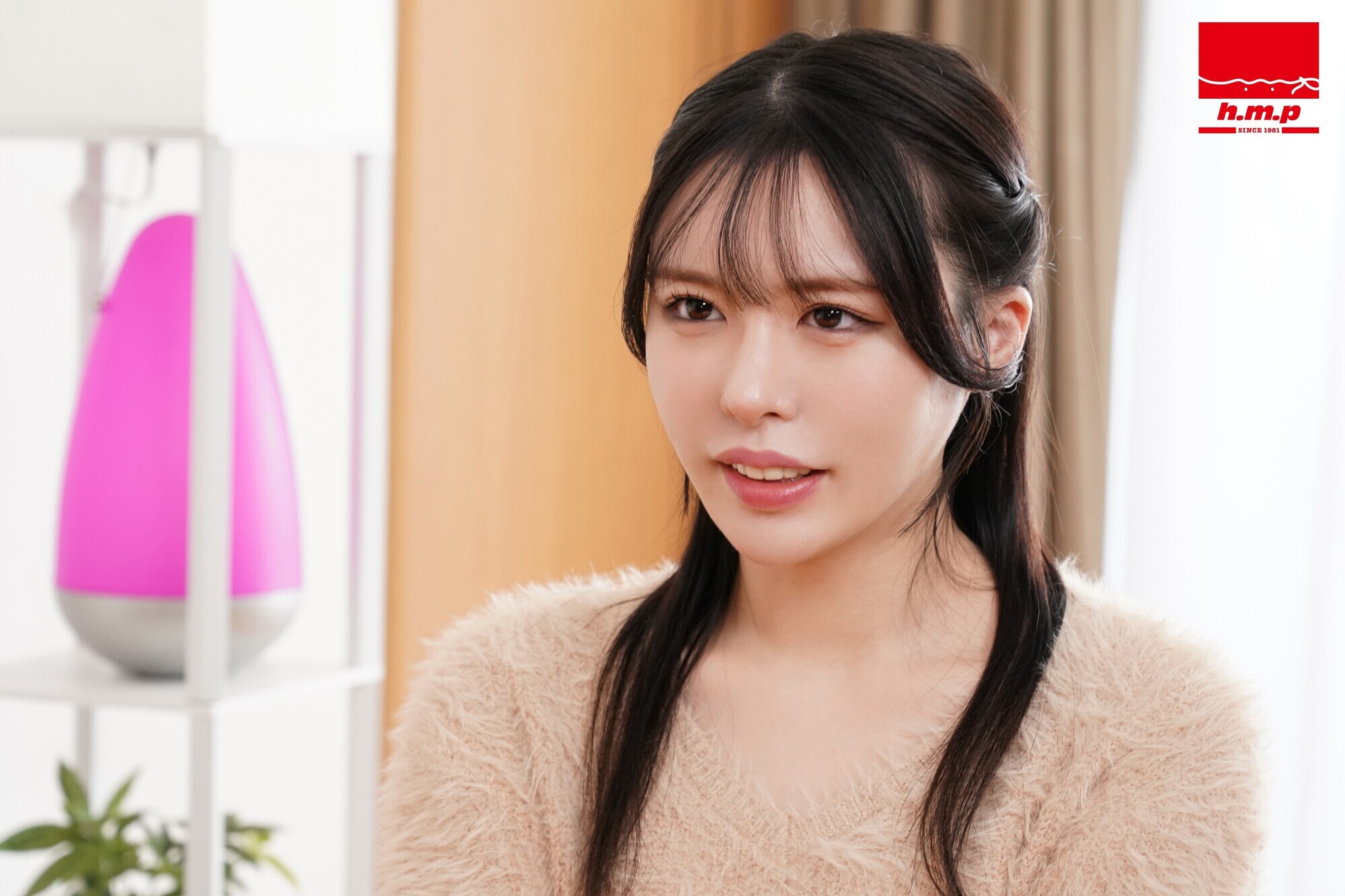 デリヘル呼んだら初恋の幼馴染と12年ぶりの再会して朝まで生ハメ中出し射精した 黒島玲衣 1枚目