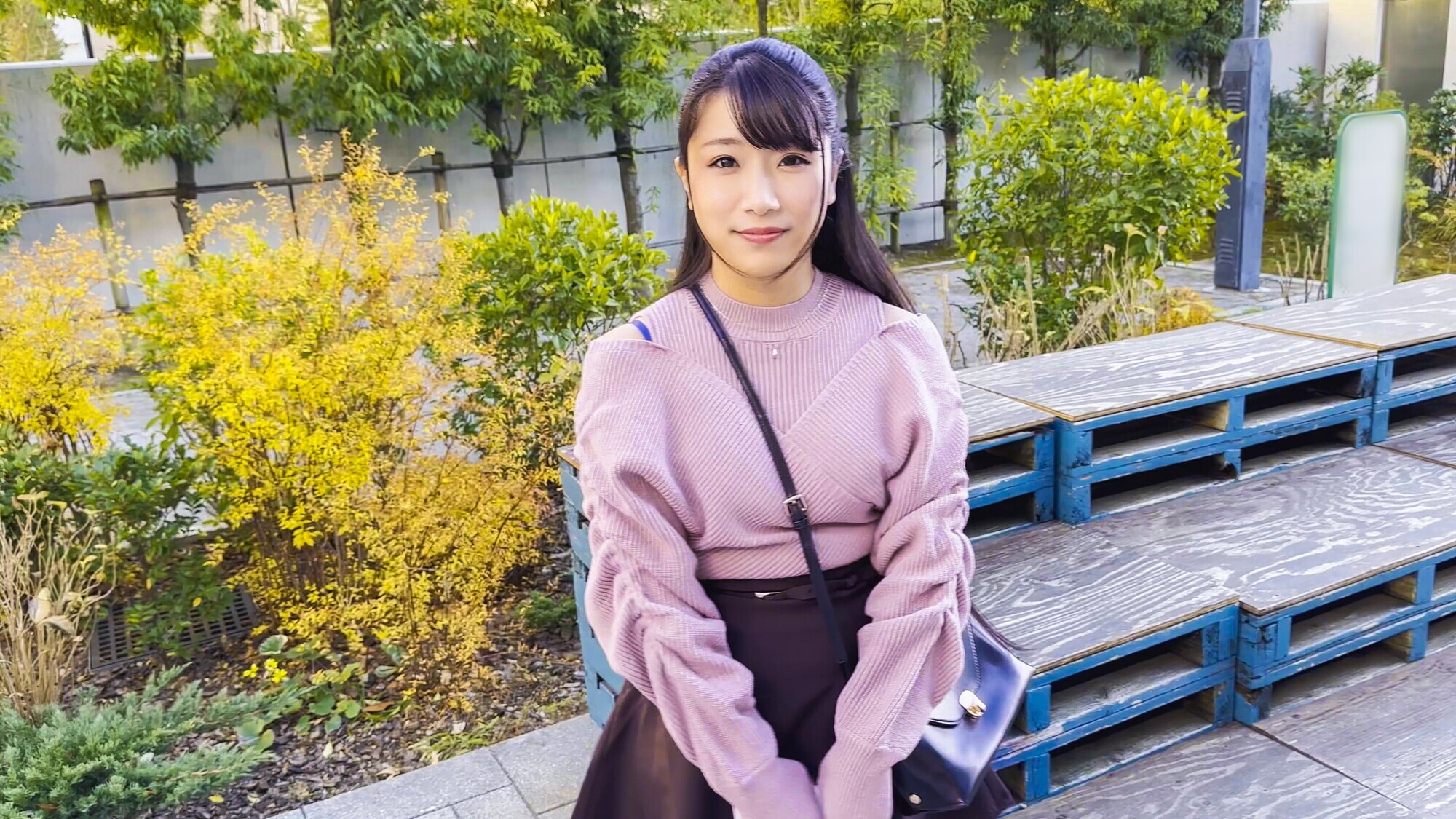 【鬼イキハードピストン!!】セックス中毒むっちり奥さま29歳。デカチンパワーファックで脚ガク酸欠!!ケツ穴ほじられ悶絶中出し浮気ハメ撮り【全身性感帯】 画像1
