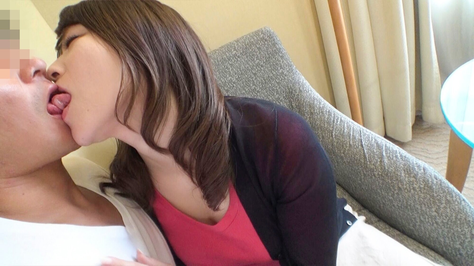 【五十路の美裸体】52歳の美人妻が息子と不倫ハメ撮り。若さ全開のパワープレイに恥も外聞もなく大量潮吹き雌女堕ち【友達の母】 画像2