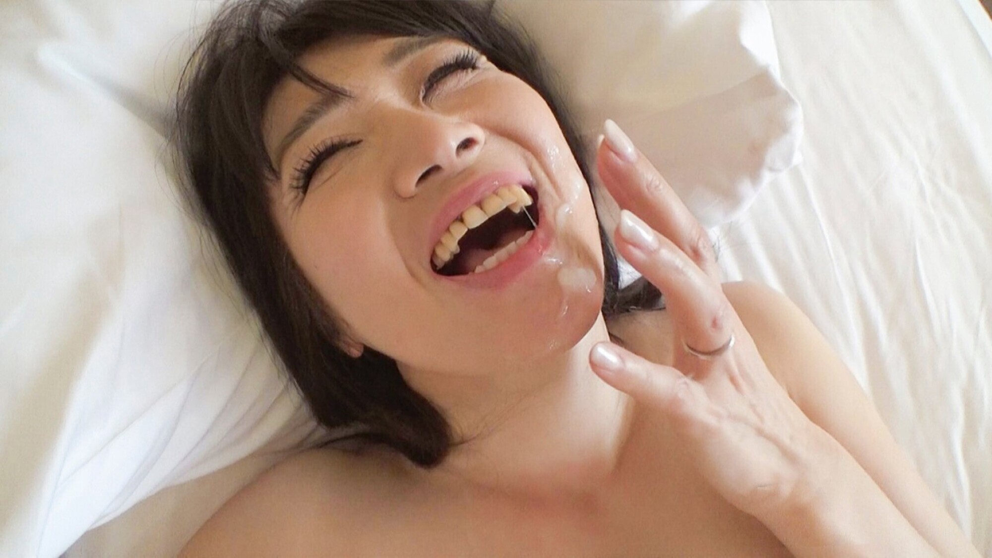 【五十路の美裸体】52歳の美人妻が息子と不倫ハメ撮り。若さ全開のパワープレイに恥も外聞もなく大量潮吹き雌女堕ち【友達の母】 画像18