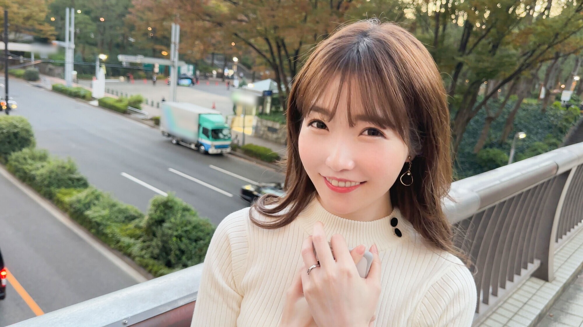 【乳首ビンビン】スレンダー華奢妻31歳 敏感乳首を弄られ悶絶！！性感帯3 か所同時責めで感度100 倍イキ狂い中出しNTR【イキすぎ注意】