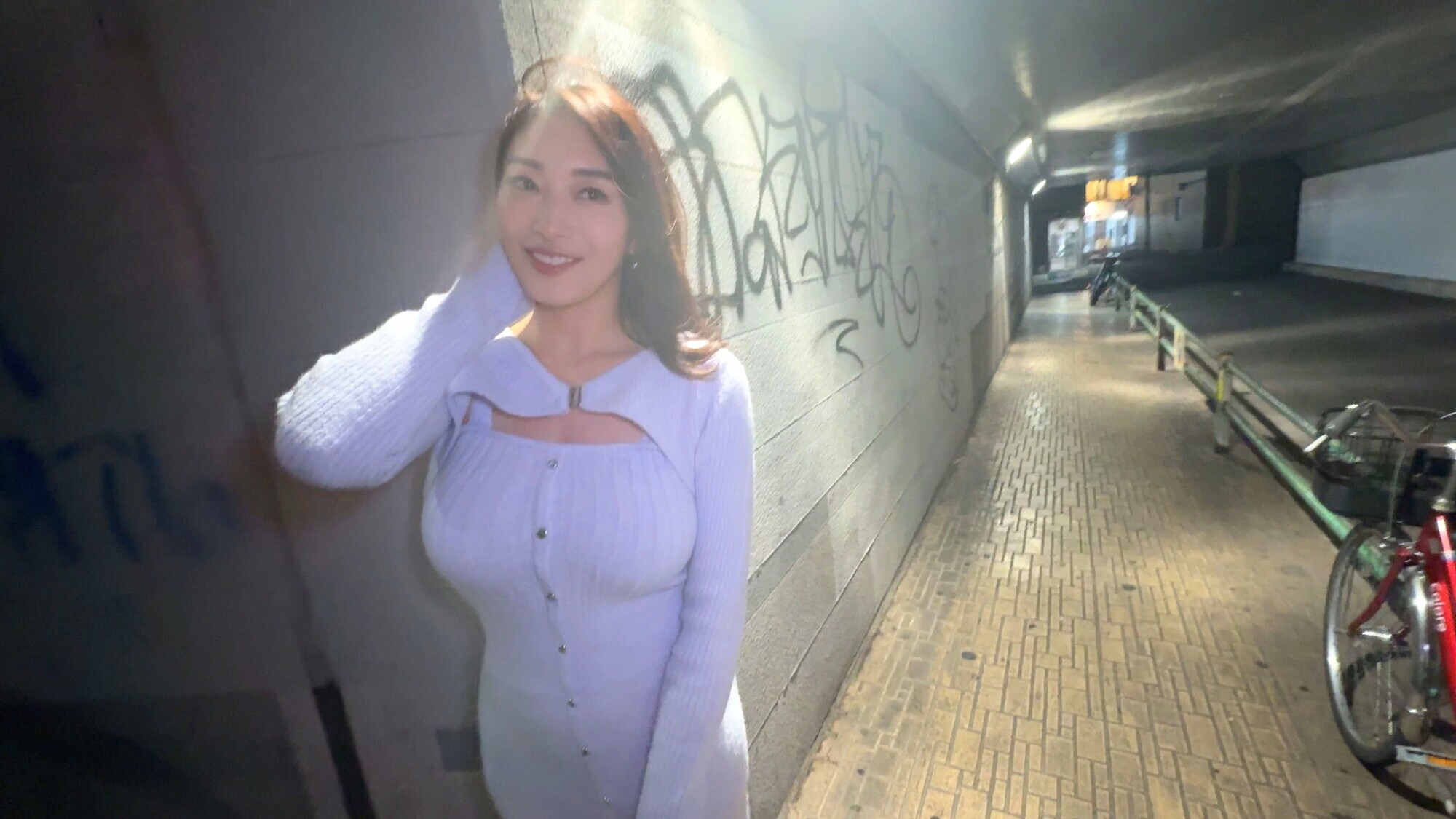 【有閑痴女マダム】巨乳デカ尻肉アラフォー美人妻。年下DDを自宅に連れ込み即ハメ中出し懇願浮気ハメ撮り【性欲強すぎ】 画像2