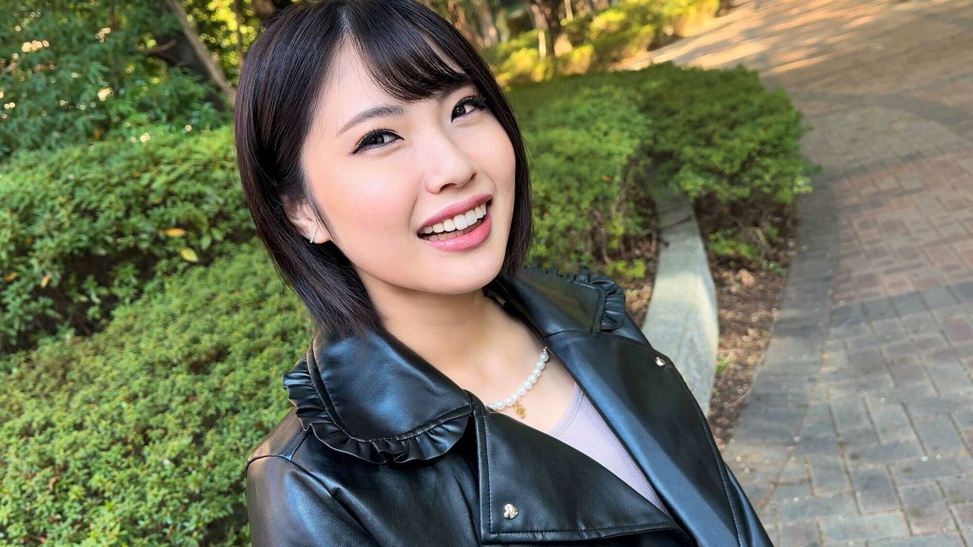 【新婚→即不倫】底抜けに明るい若妻ちゃん 元カレと即ホテル即ハメバチボコイキ狂い中出しセックス【カラダの相性が最高】 画像2