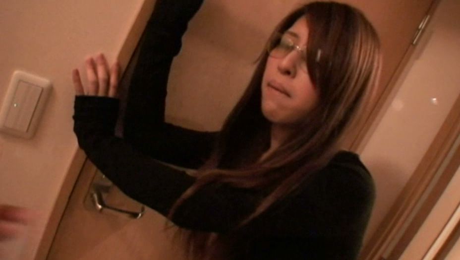突然素人娘の自宅に乱入ナンパしてSEX? 6 画像1