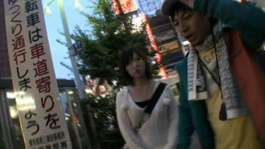 捕獲した素人娘が素人男を逆ナンパ Ⅲ 画像13