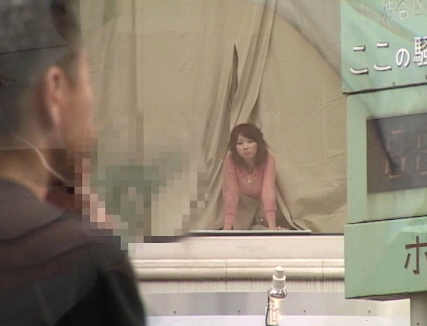【エロ動画】AV女優をショーウィンドウでマネキンにさせてSEXする。 イメージ14