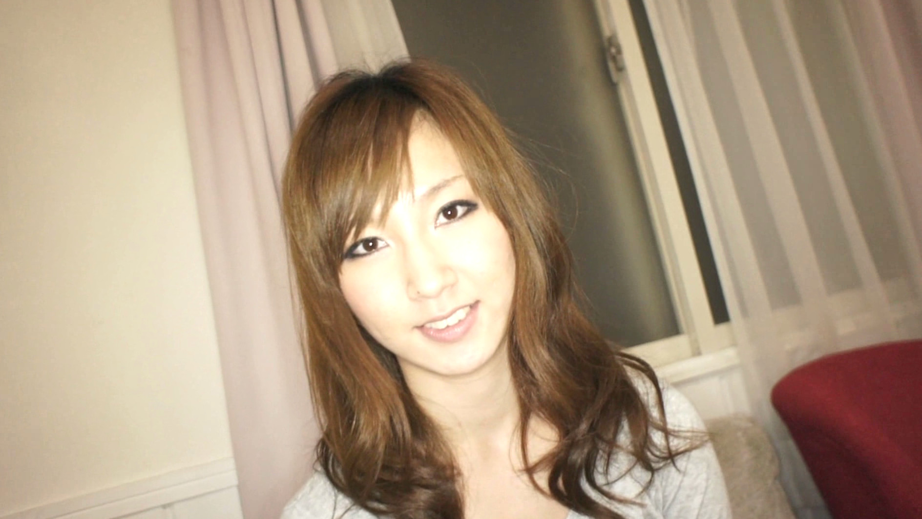 マジ友の前で羞恥5 街頭で女の子2人組をナンパして友達の前で淫らな行為をさせる 画像1