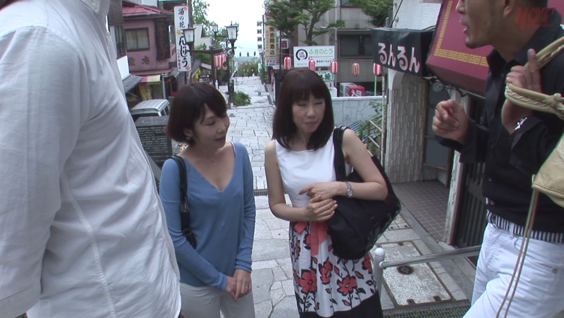 口説き落とした熟女13名の中出しナンパ 2 大人の色気全開240分 画像1