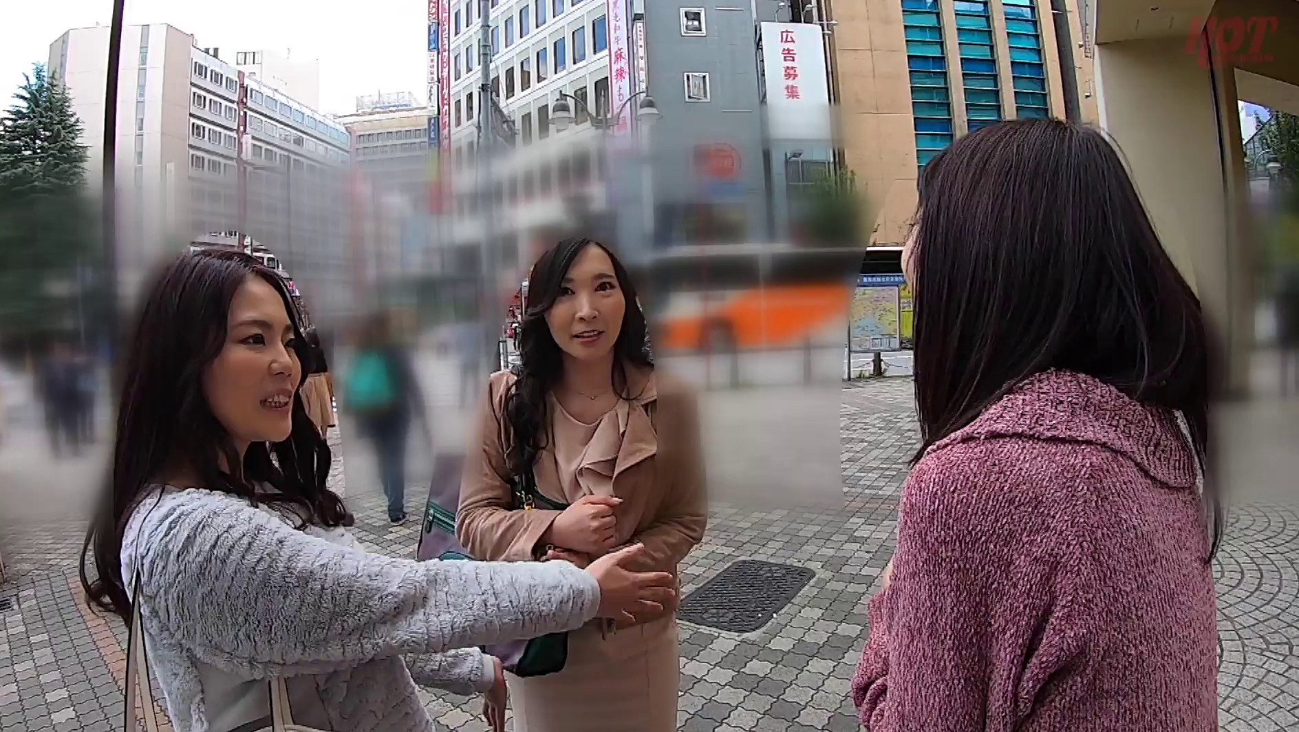 レズ友マッチング企画 「気になるママ友がいるんです・・・」本気のレズ口説き!ママ友同士初めての生レズ体験! 画像1