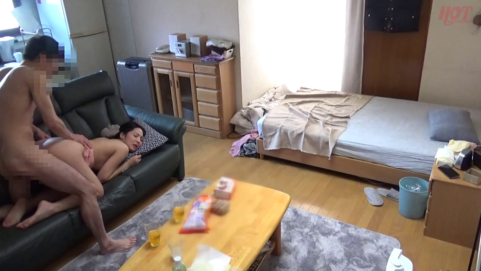 ご近所の人妻を自宅に連れ込んで鬼イカセ盗撮 旦那が留守の間に押し倒し惚れさせてセフレ堕ち 画像7