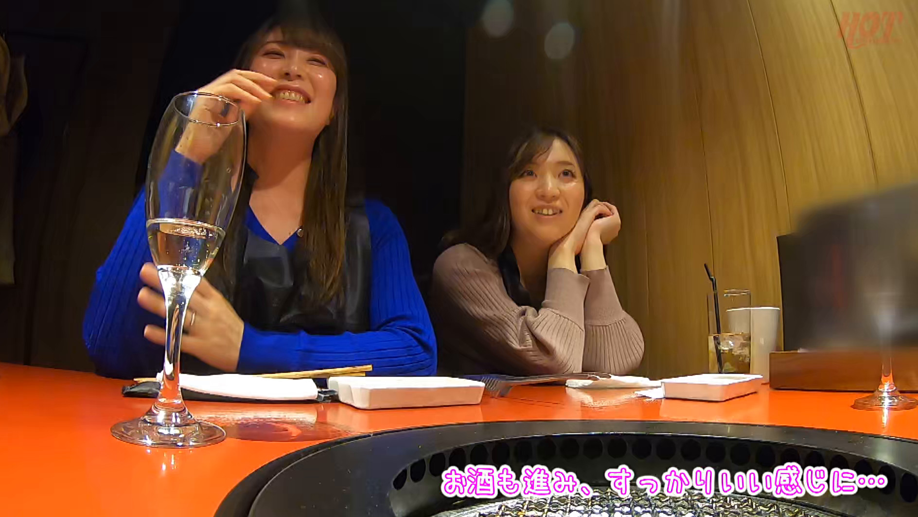 主婦友ナンパ 性欲爆発!!3Pでヤングママたち大暴走!?人妻昇天美味しさ満載 300分20名 画像1
