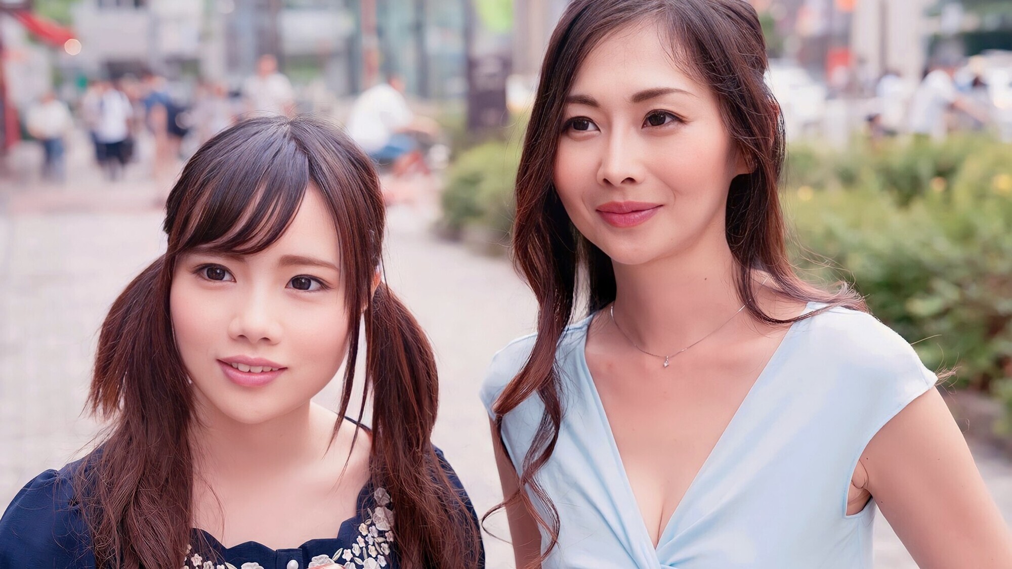 母娘ナンパ イクッ!!娘に見られてどんどん感じまくってしまう母!! 特選01 画像1