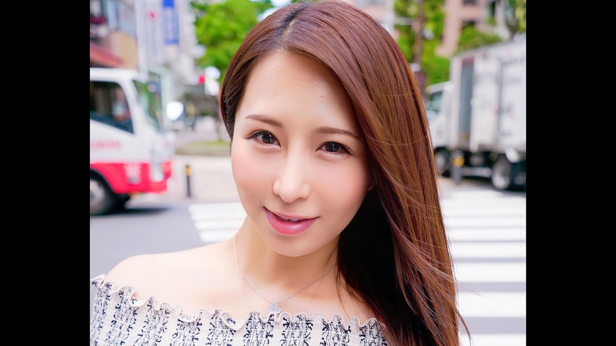 ハレンチ人妻 やっぱりこれが欲しいの!オチ〇ポ下さい! Special,01 画像1