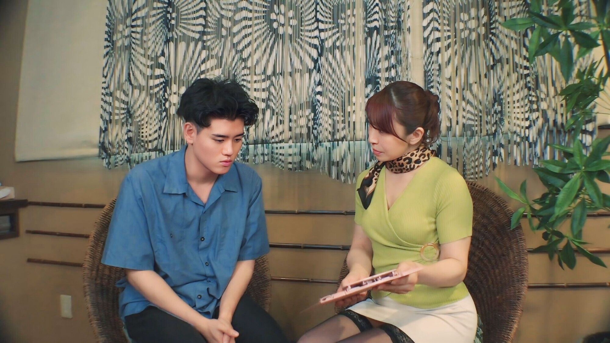 悶絶必至の密着熟女エステ 李梨さん 画像1