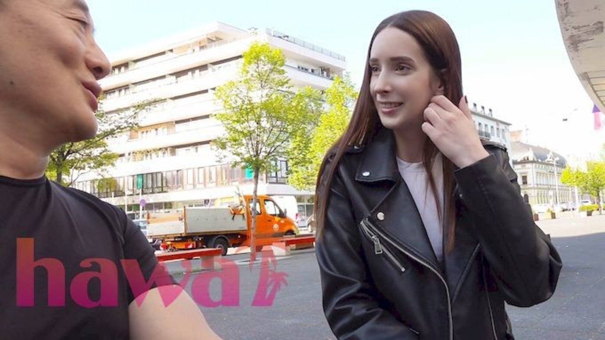 くびれ巨乳の海外美女が日本男児の極硬ち○ぽで中出し絶頂! 2枚目