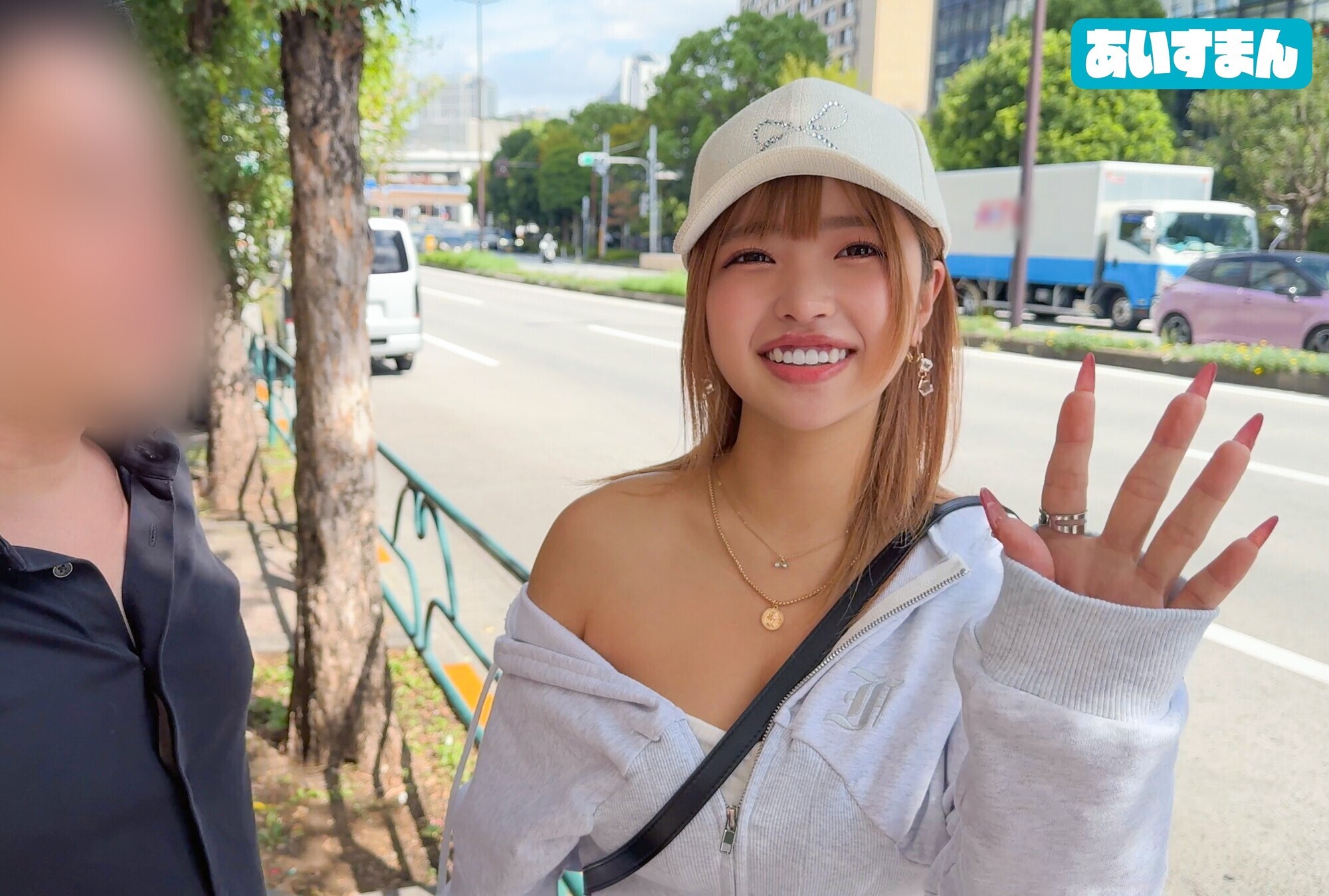 地元の男とパチンコ店をほぼ攻略、満を持して都内進出あきた●まちビッチ!!負けが込んで7諭吉で速攻AV出演チョロマンノリ良しビジュアル最高秋田美人パチンカスヤリマン りかちゃん23歳 画像2