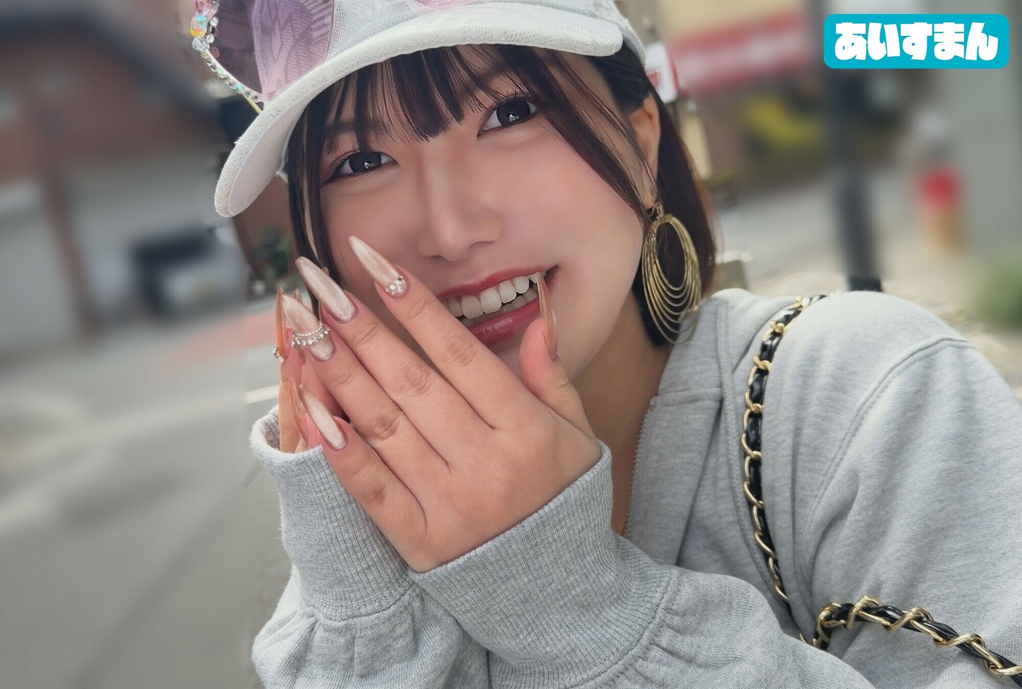 路上ナンパですぐにお持ち帰り出来ちゃって飲むと速攻ハメれる超尻軽ww友達や彼氏と遊びすぎて金なし→バイトしまくりで留年しちゃった金欠むちむちマゾJD あかりちゃん 23歳 画像1