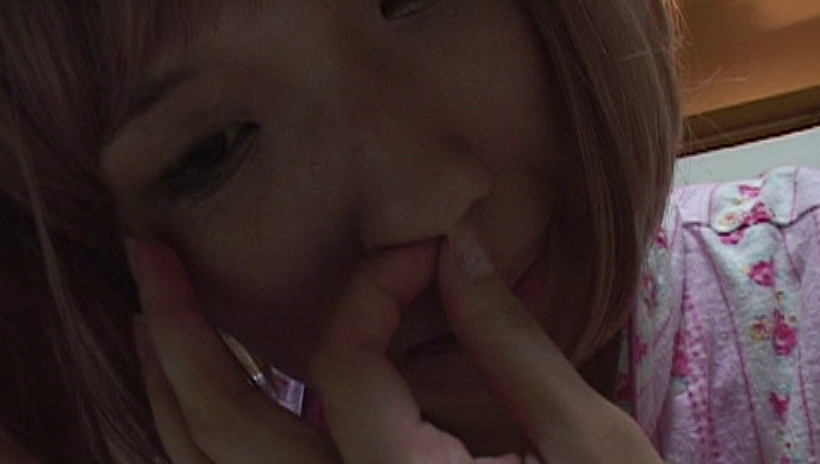 女の鼻クソほじり 画像14