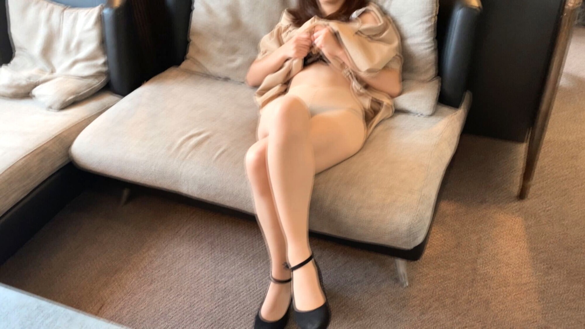 ケツが危険過ぎる美女。ほぼ毎日P活している女を無断配信 画像2