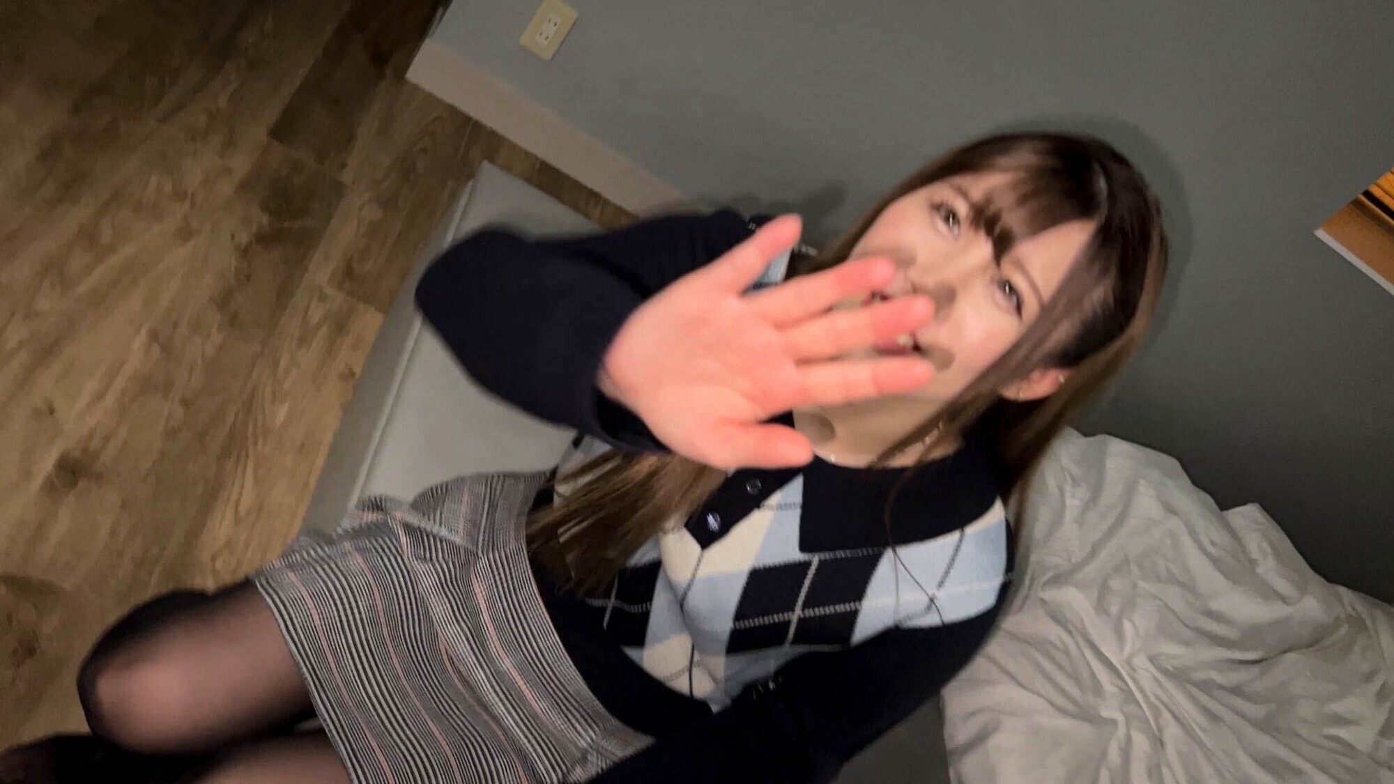 個人撮影【顔出し】裏垢女子_ツ●ッターで知り合った美脚すぎる黒スト美女とハメ撮り_顔射から中出しまで収録 画像1