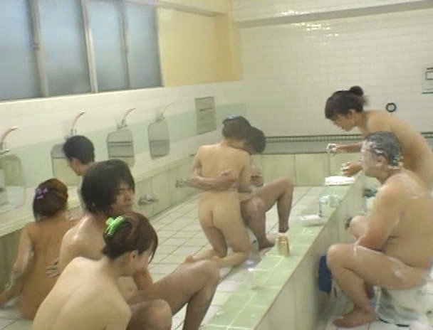 番台でタオルと一緒に女の子を貸してくれる銭湯があった! 画像1