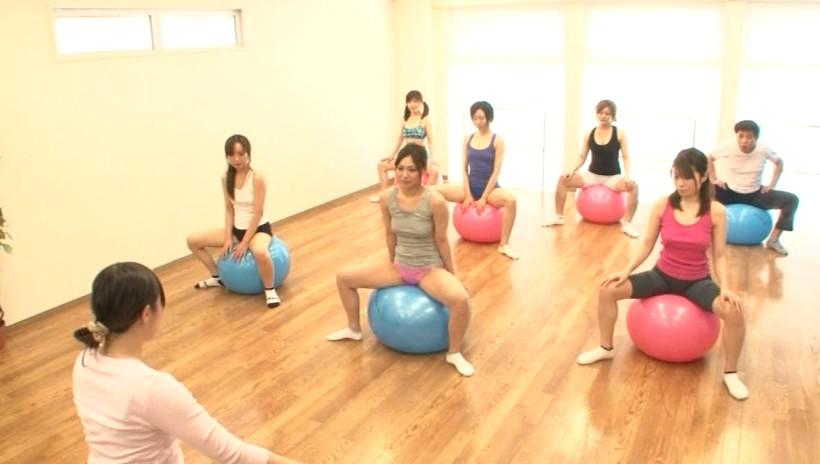 ダイエット合宿に参加したら周りは出産後に体型が変わったのを気にした若奥様ばかりで敏感になり過ぎた身体を持て余していたので僕のチ○ポに休むヒマはありませんでした。 画像11