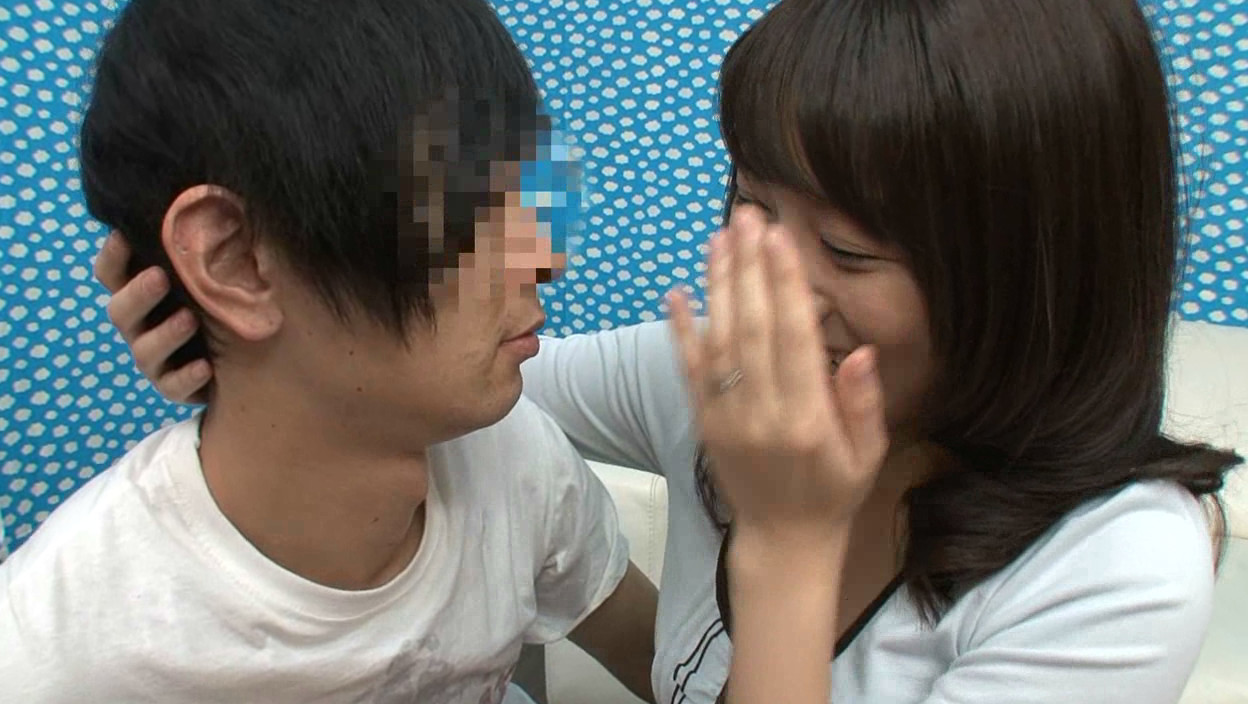 生まれてからずっと彼女が出来ない童貞息子が心配なお母さん！素股指導をして息子に必要な女性に対する免疫をつけてあげませんか？ 画像4