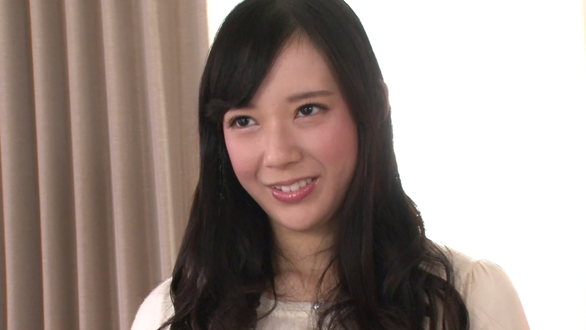 表参道でみつけた美乳人妻に「新作水着のモデルになって下さい」と声をかけ、撮影でテンションを上げてヌルヌル泡泡ソープ体験 画像8