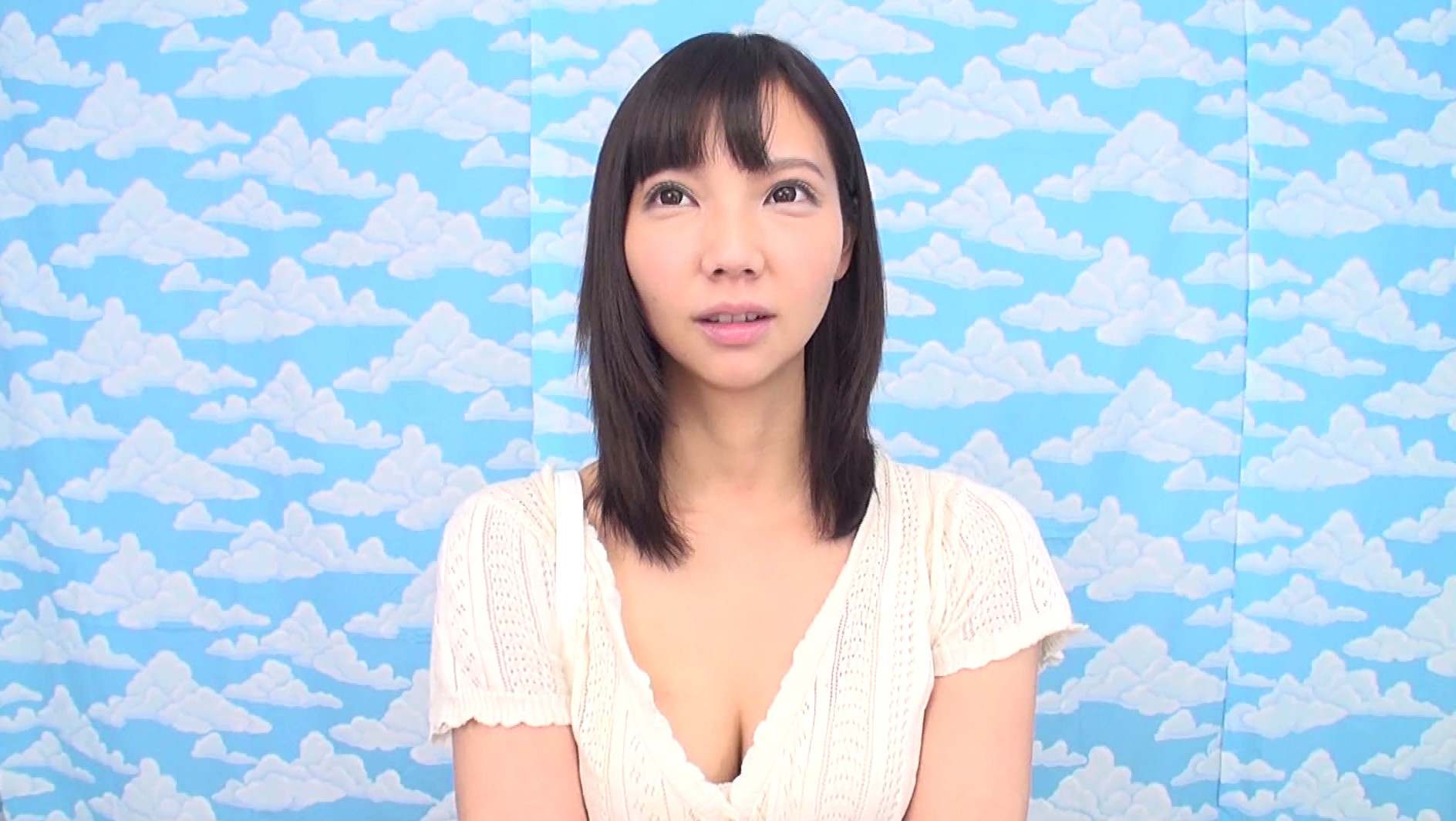 渋谷で見つけた優しくて美巨乳なお姉さんに18cmメガチ○ポを素股してもらったらこんなヤラしい事になりました。 画像10