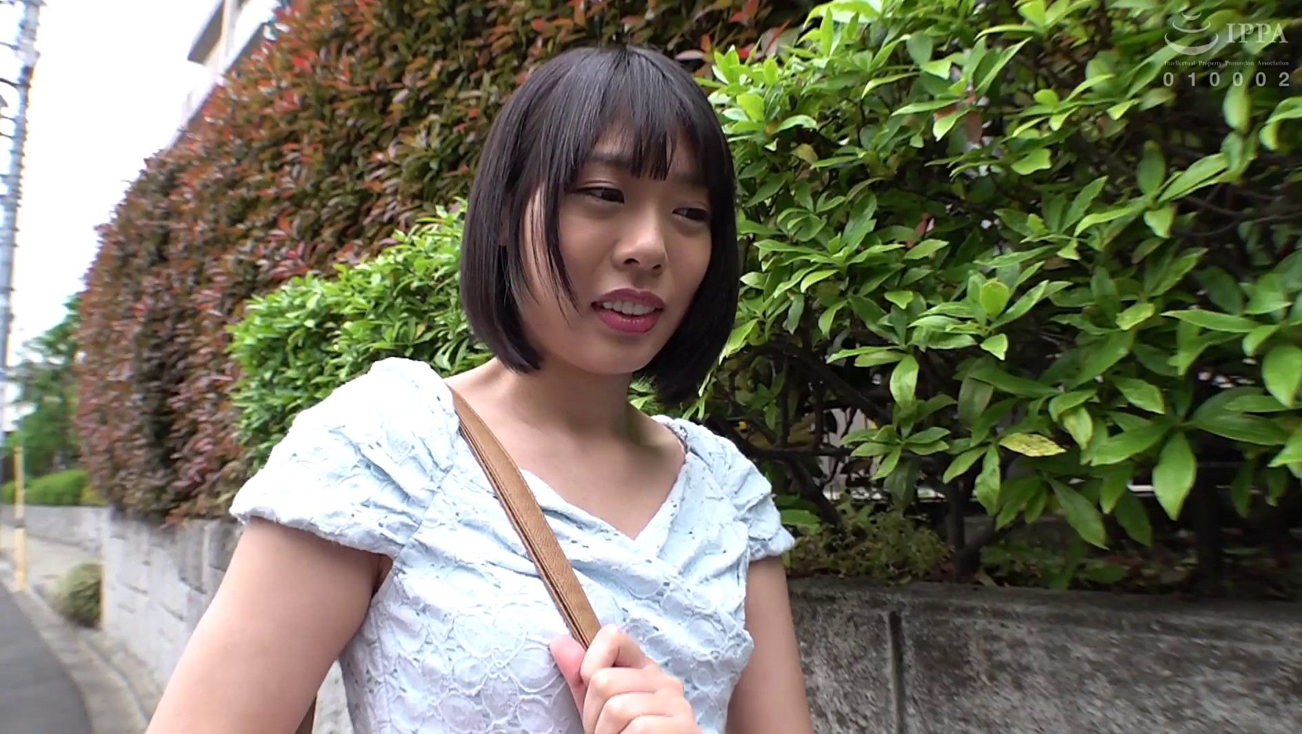 代々木で見つけた超敏感お嬢さんがヌルヌル素股に挑戦!何度イッてもガン突きピストンで連続中出し! 画像1