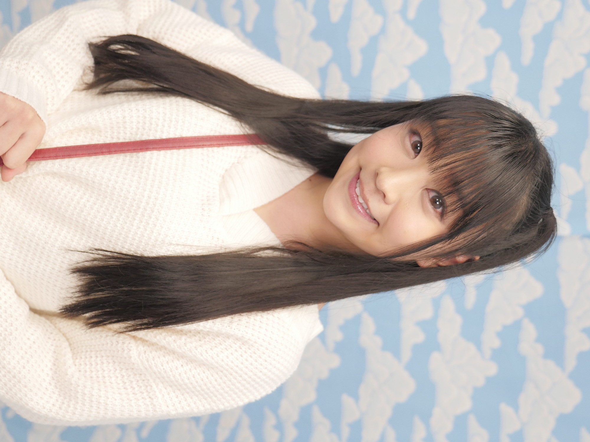 素人お嬢さん ラップ1枚隔ててお友達と素股体験して発射できたら賞金GET!! 画像9