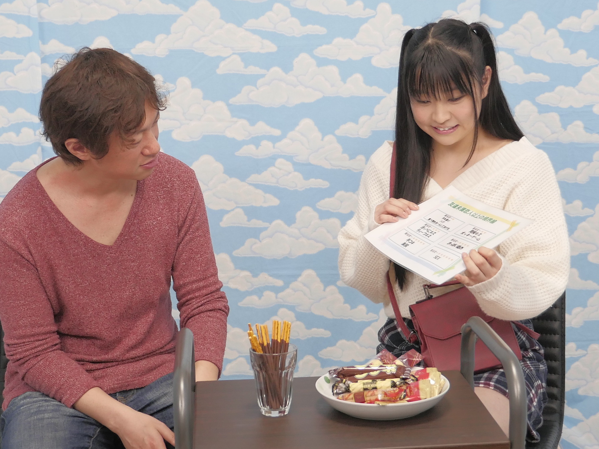 素人お嬢さん ラップ1枚隔ててお友達と素股体験して発射できたら賞金GET!! 画像10