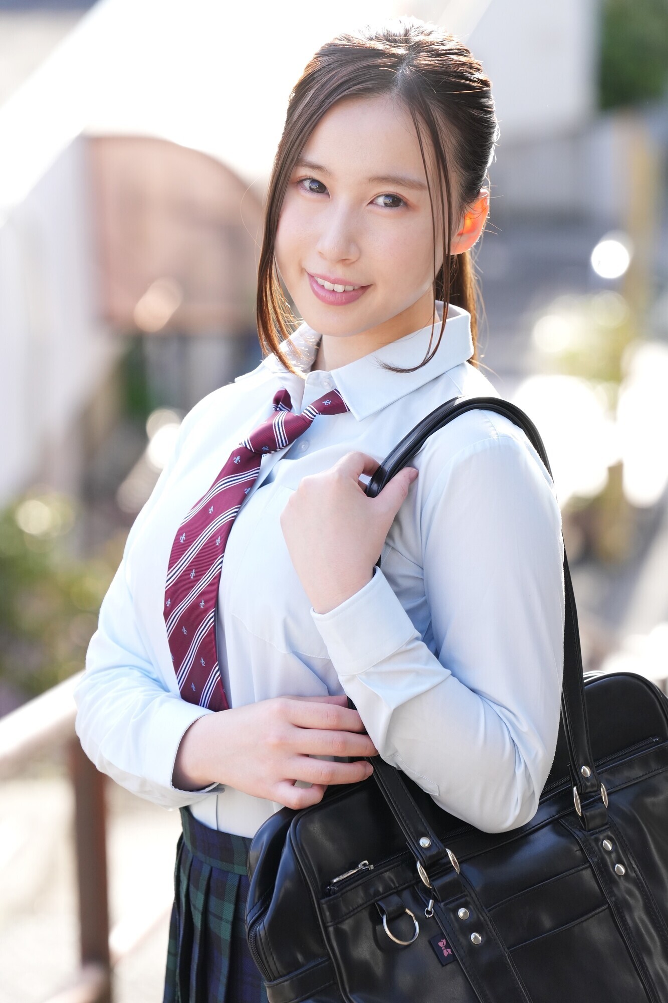 ウブで可愛い女子校生の皆さま！「童貞君の早漏の悩みを解決してもらえませんか？」好奇心旺盛な女子校生が早漏すぎる童貞君にキュンキュンしちゃって生中出し筆おろし！ 朝倉ここな