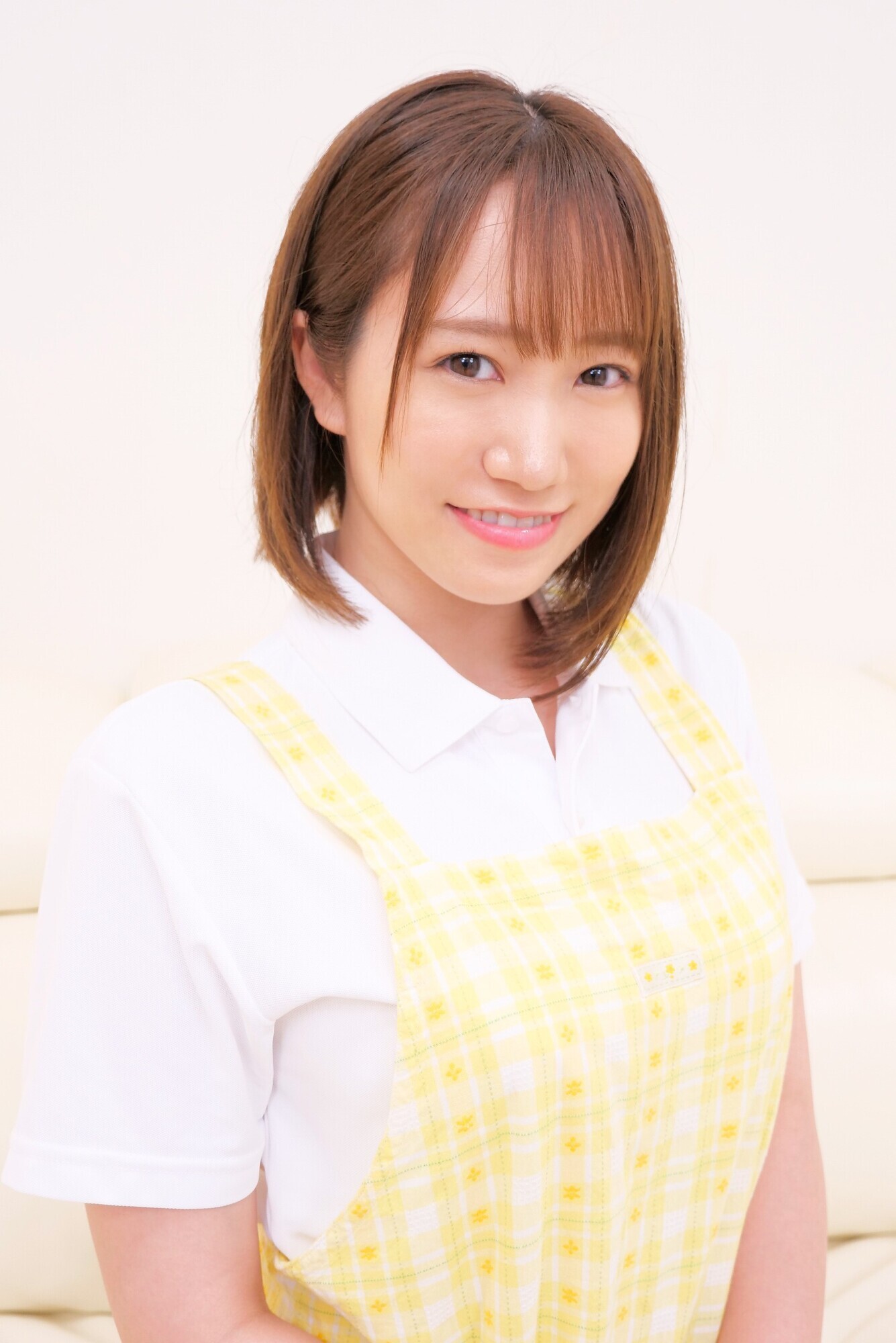 かわいい巨乳保育士さんが裸エプロン1枚で童貞君の筆下ろし！エプロンからぷるんとハミ出すおっぱい授乳手コキで童貞君も保母さんもムラムラ！母性とマン汁が溢れるお股にヌプっと生挿入！