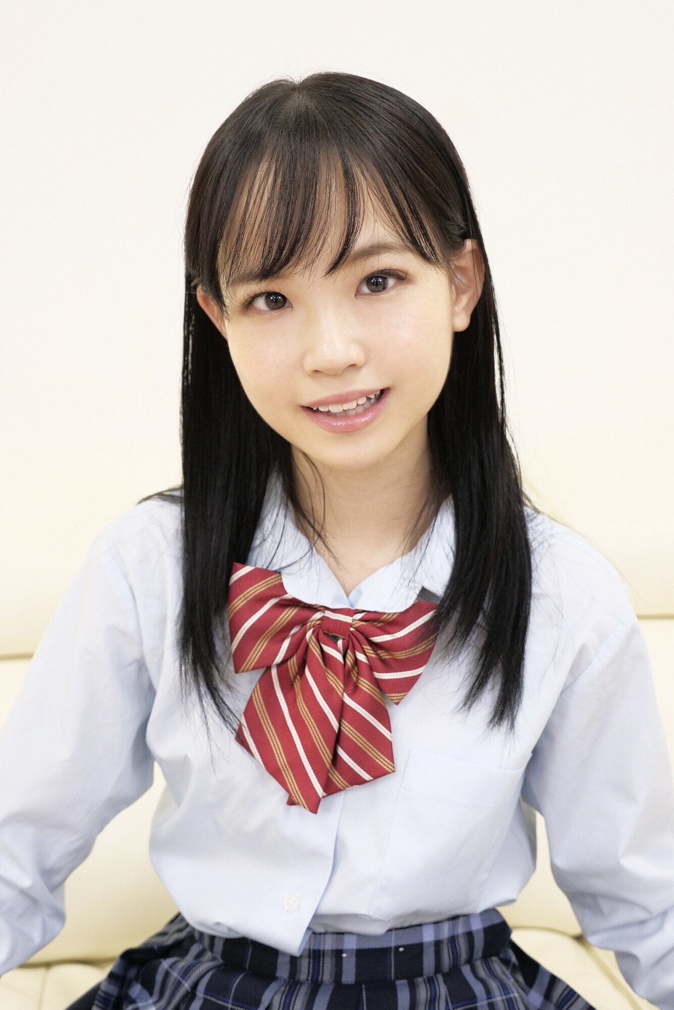 素人女子◯生ナンパ セックス覚えたての好奇心旺盛女子が初めての乳首責めに挑戦！「男の人も乳首感じるんですか？」悶絶して勃起するM男相手にドS性が開花！乳首をイジリながら騎乗位で腰を振りまくる！ 工藤ララ